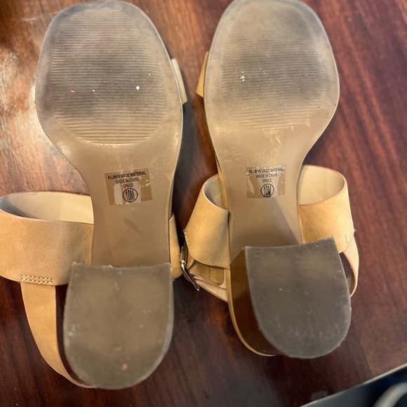 Nude Heels Size 10 - Picture 3 of 7